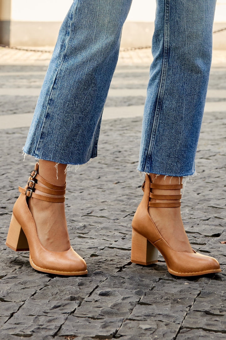 Casilda | Sleek Ankle Strap Sandals with Chunky Heel
