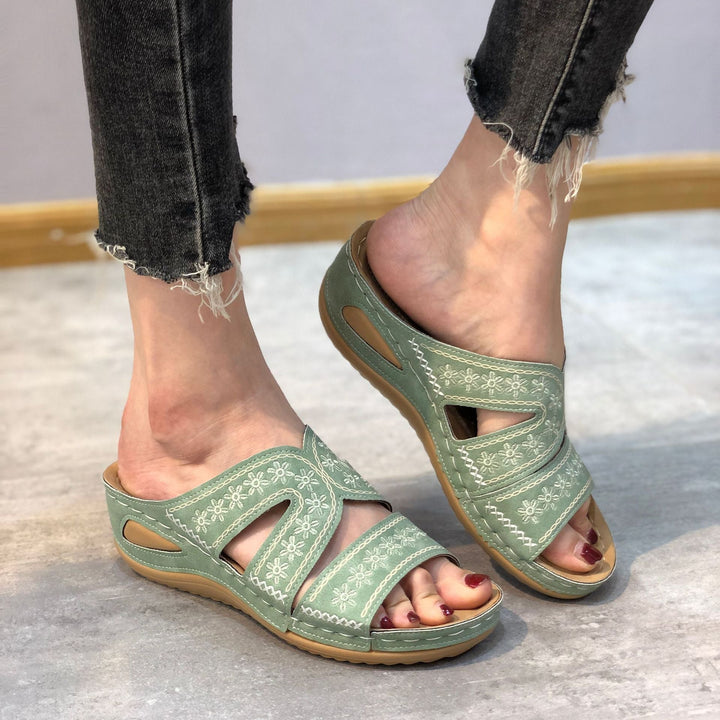 Emma's - The Wide-Foot Solution