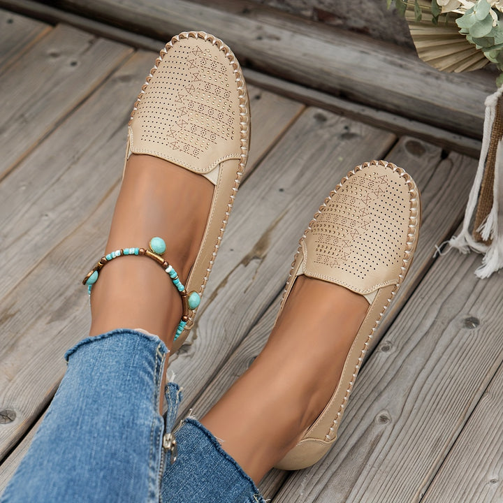 Retro Rhinestone Flats - Glamorous Fashion Shoes