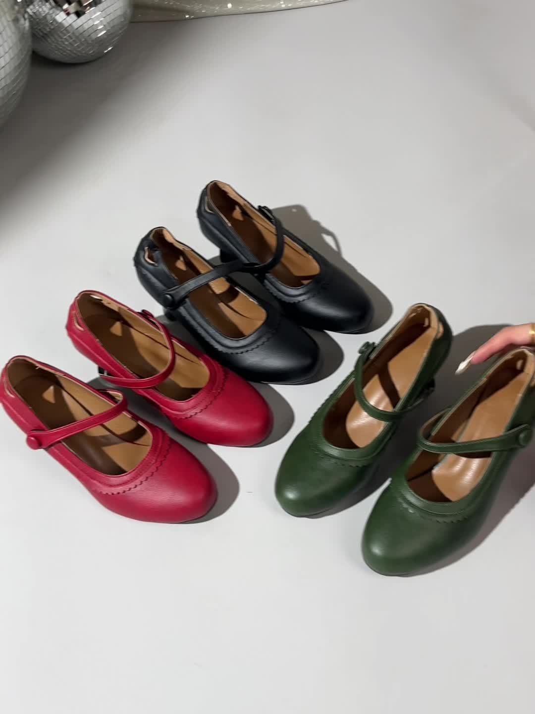 Lina| Timeless Elegance Meets Contemporary Comfort