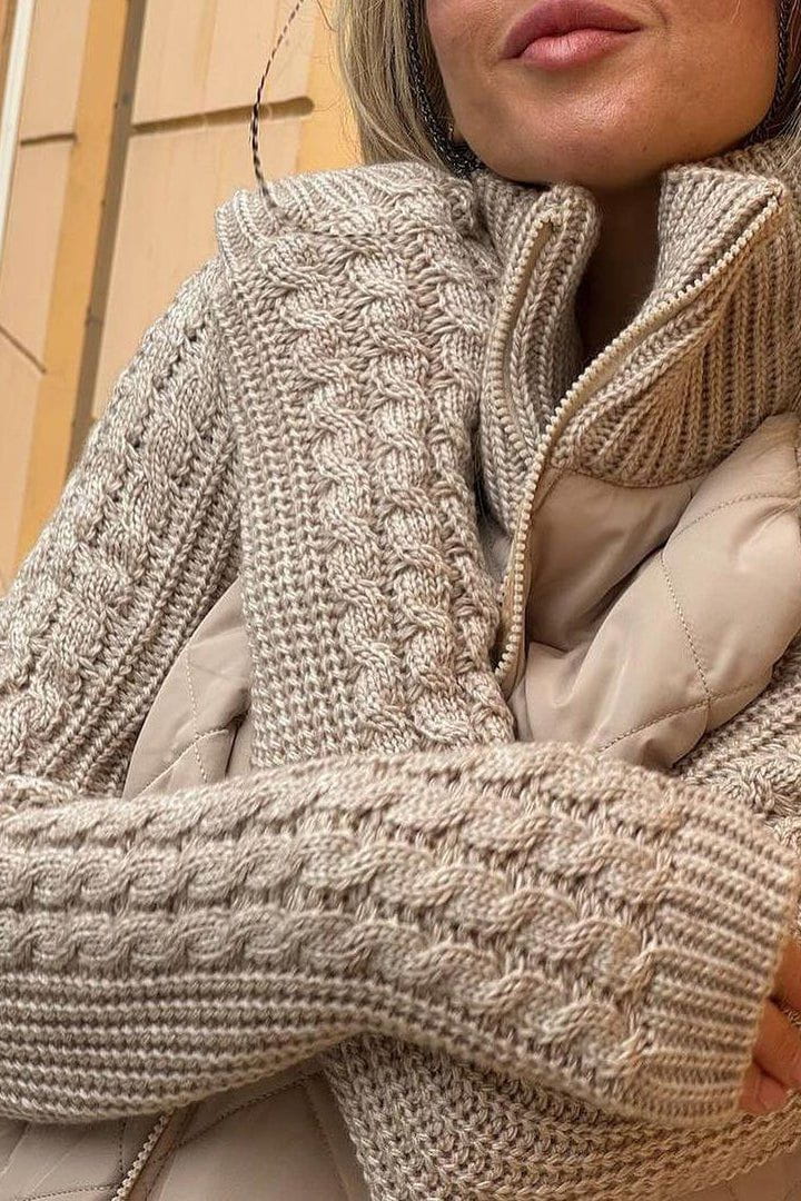 Caroline- Soft & Textured Beige Quilted Jacket | Two-Tone Design